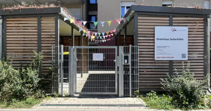 Aussenansicht Kinderhaus Zauberhöhle